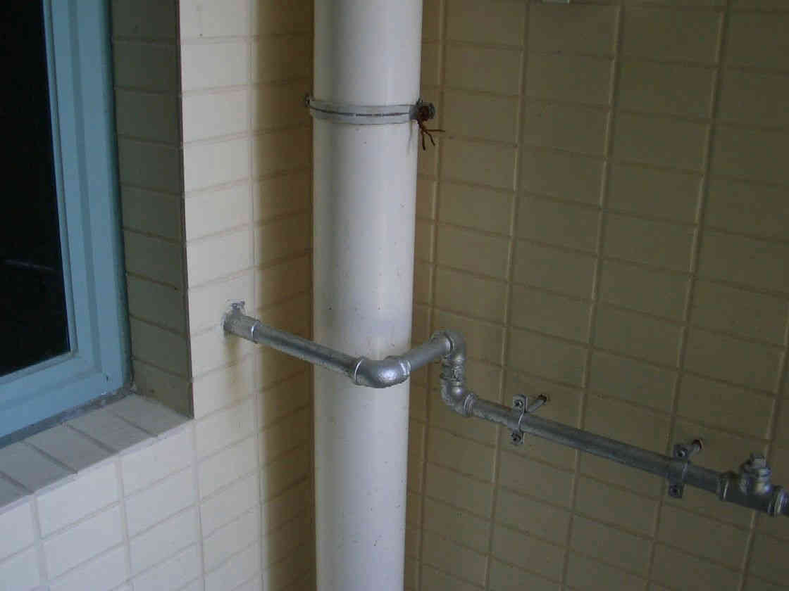 家装阳台包水管有哪些包法呢？ - 知乎