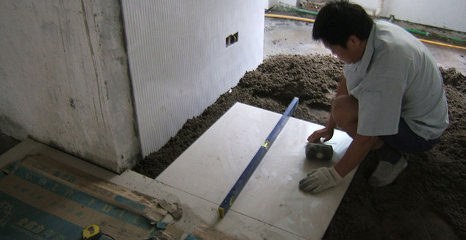 墙面硅藻泥施工工艺_水泥自流平施工工艺 装修_装修公司泥瓦施工工艺