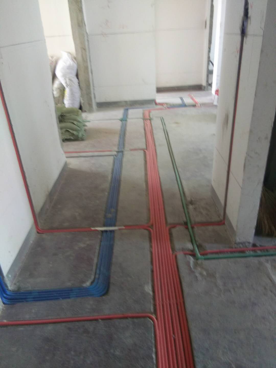 工地施工安全标语_装修施工工地_施工工地晴雨表