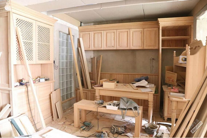衣柜定制和木工做差价_佛山衣柜厨柜厂木工招聘_装修大衣柜木工报价