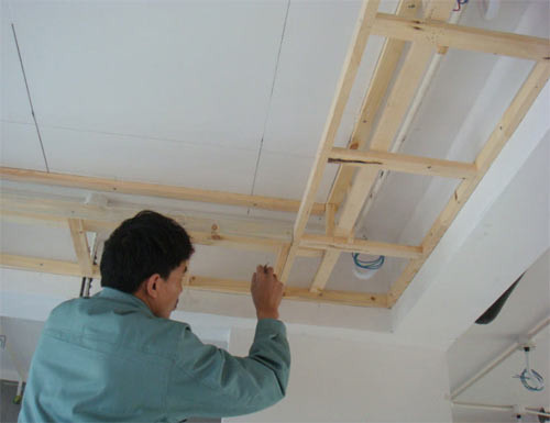 室内木工装修基础知识视频_二手房装修 木工现场制作装饰_有要木工装修的吗