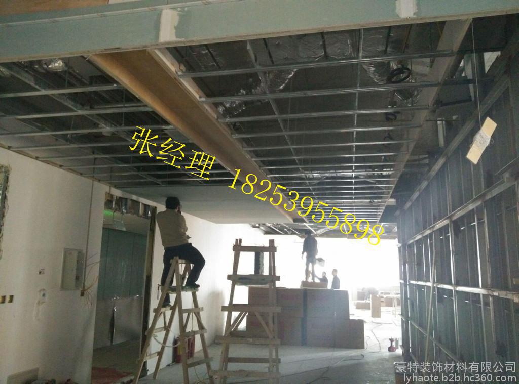 uv板装修墙面效果图_室内装修铝塑板墙面施工_uv板墙面装修效果图