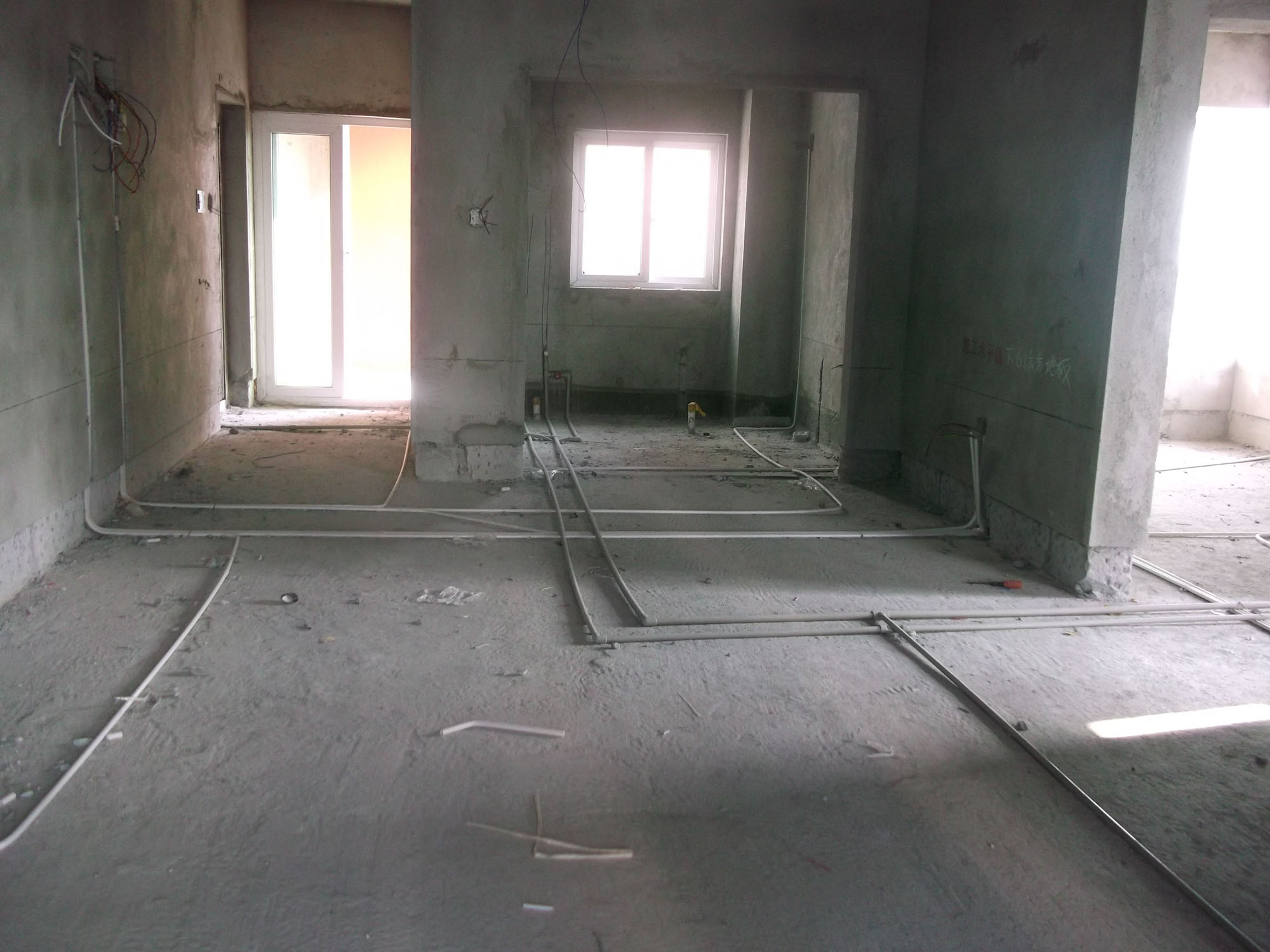 新房装修油漆工进场施工步骤_新房装修施工顺序_装修工程的施工顺序