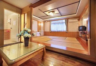 日式榻榻米装修效果图_日式榻榻米房间效果图_日式榻榻米房间装修效果图