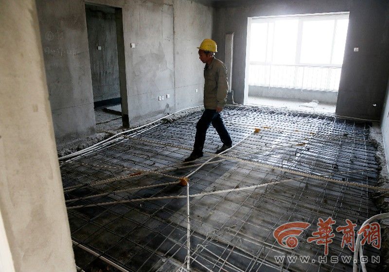 楼梯墙壁装修图片_装修施工钻透墙壁_农村楼梯墙壁装修图片