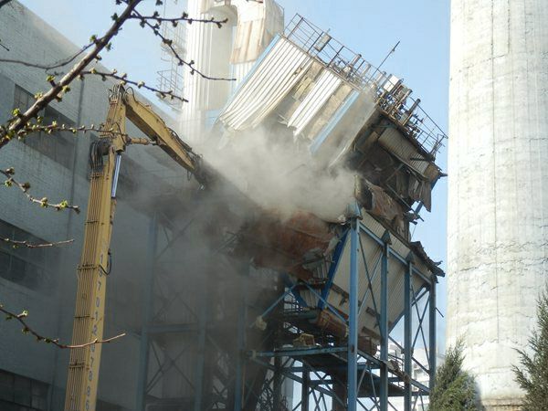 东营烟筒拆除施工厂家_水泥烟囱拆除施工价格_洛阳装修拆除施工队