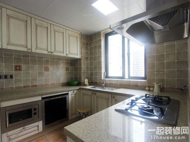 装修厨房要做防水吗_厨房装修时地板需要防水吗_家用地板防水插座图片