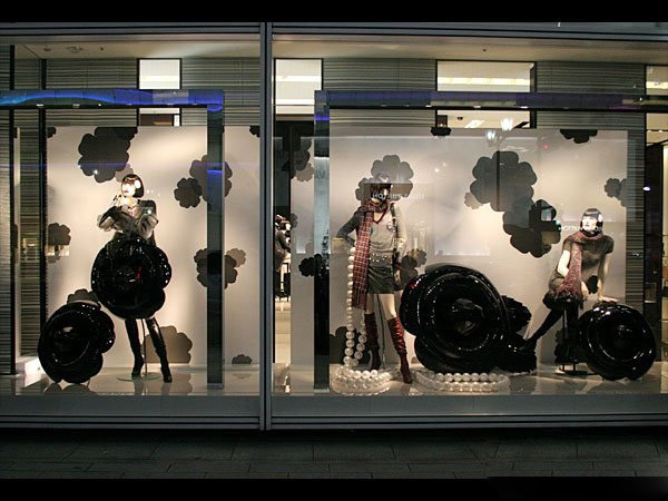 服装店橱窗装修效果图_橱窗装修设计_童装店橱窗装修效果图