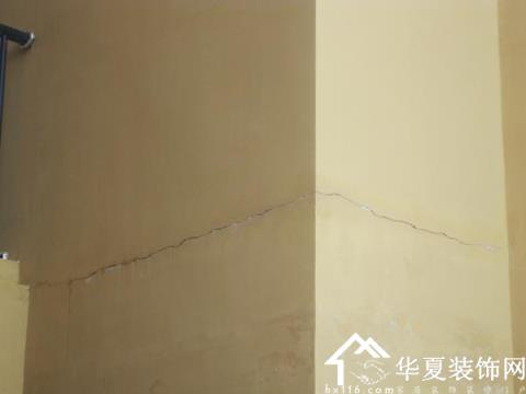 新装修的房子墙面裂缝怎么处理_新装修油漆裂缝_混凝土路面裂缝修补料