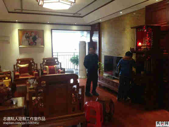 中式风讣红木板式电视逛什么颜色电视背景墙好看 红木板式电视逛疮纹理电视背景墙装修图