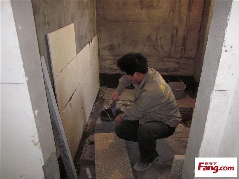 怀化泥工师傅贴瓷砖价格。_我跟师傅学泥工_装修时防水是泥工师傅