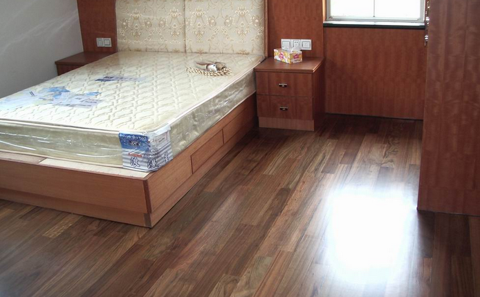 环保地板油漆_装修墙面油漆工序_装修地板可以用油漆吗