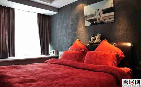 深咖啡色浮靛泥卧室床头背景墙装修效果图