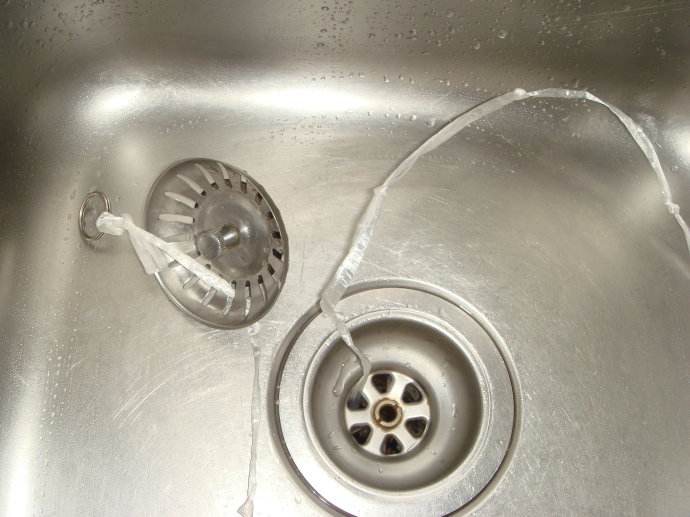 防水手机套能下水吗_下水管口如何做防水_装修防水倒入下水道堵了
