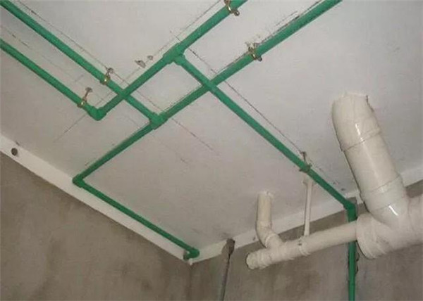 水管电线管都走顶