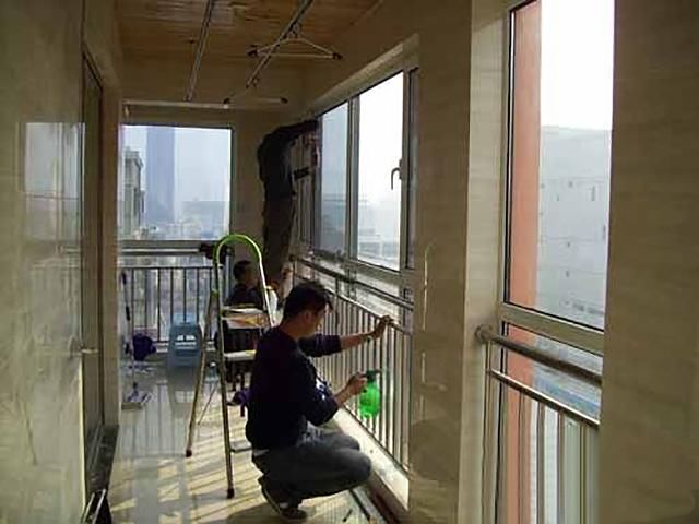 家庭装修沾瓷砖施工顺序_石材装修与瓷砖装修_装修工程的施工顺序