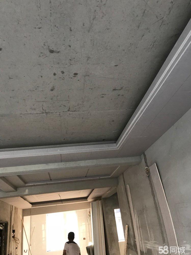 装修木工吊顶一般吊多少_木工吊顶用什么材料好_木工室内装修吊顶图片