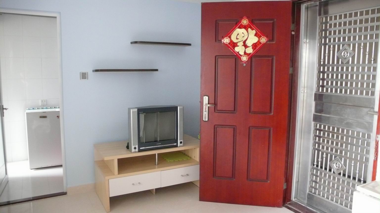 装修换的防盗门上的红布入住后放哪_新装了门,多久可入住_简单装修没刷油漆后多久可以入住