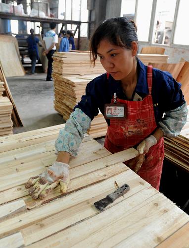 柳州装修材料用沙木工板_木工生态板图片_装修木工材料