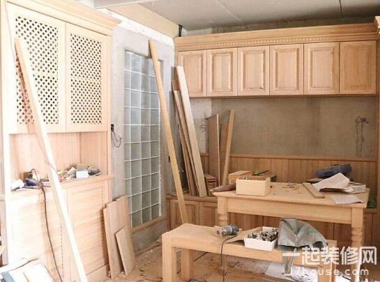 大客厅木工装修图片_南京装修木工招聘_装修木工第1步