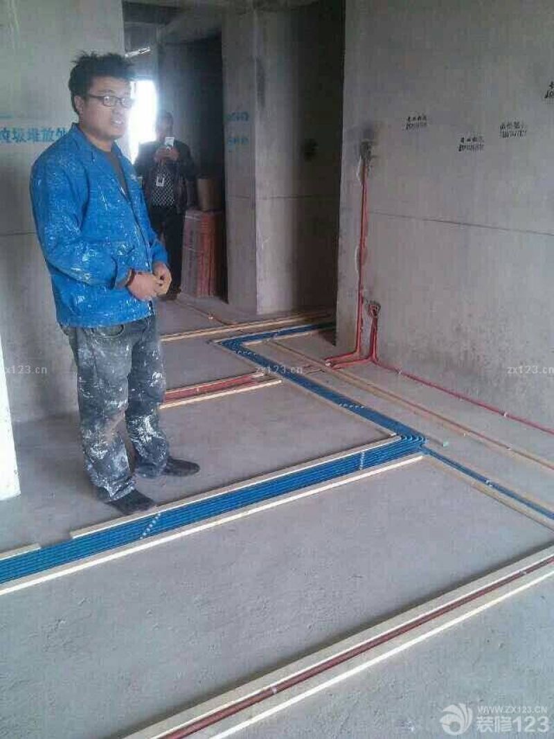 招装修木工泥瓦水电油漆等师傅_装修油漆师傅_木工油漆工序
