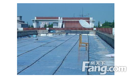 屋顶缝防水补漏材料_屋顶装修防水材料选择_屋顶防水补漏材料