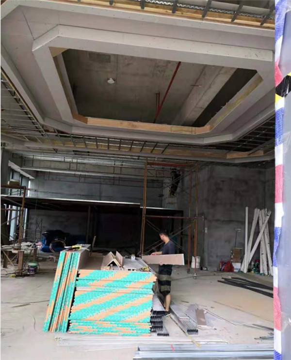 装饰装修施工站_学校装饰施工组织设计_装饰施工