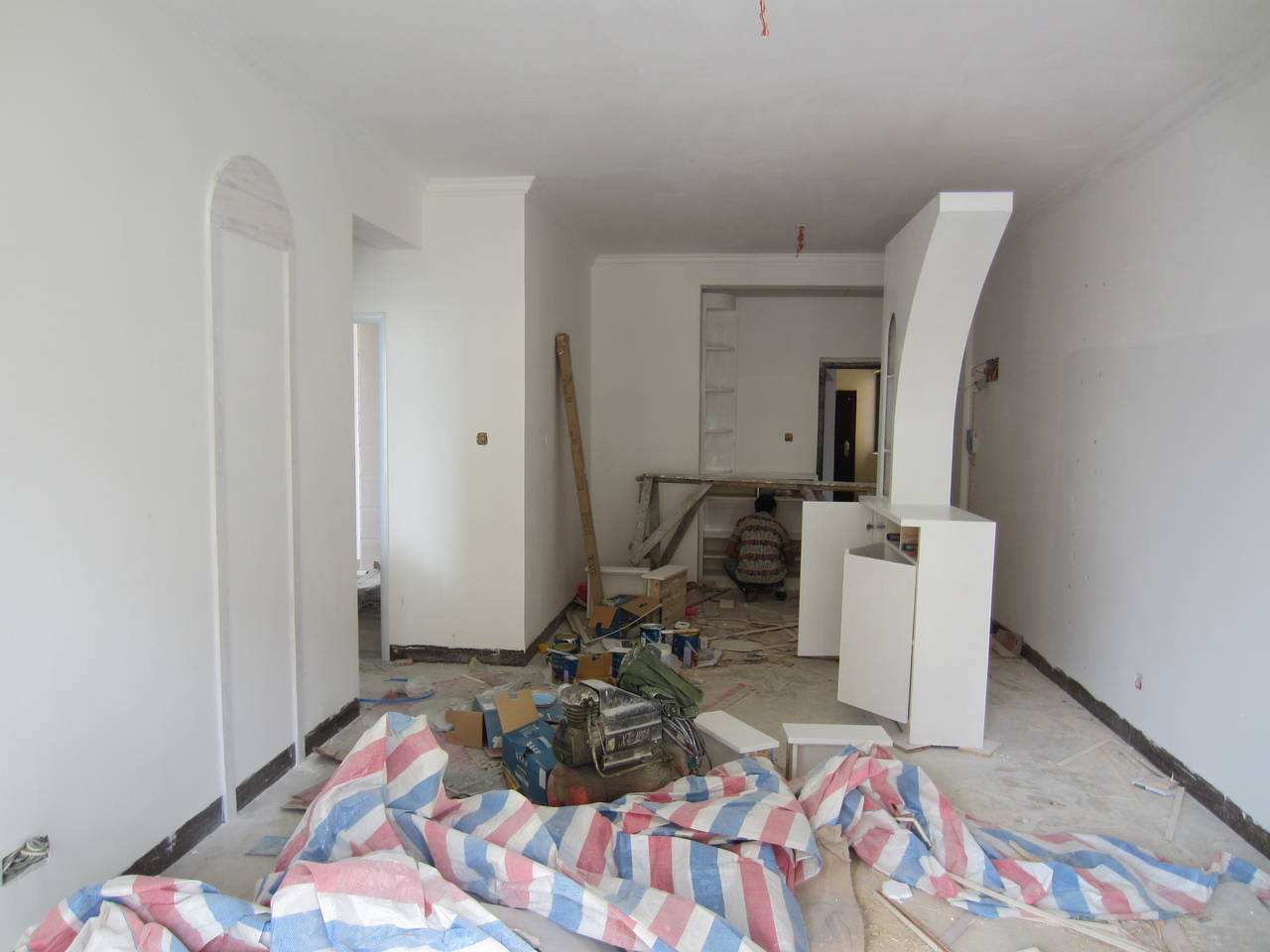 家具白色油漆移门怎么选_家具白色油漆工序_家里装修白色油漆后悔