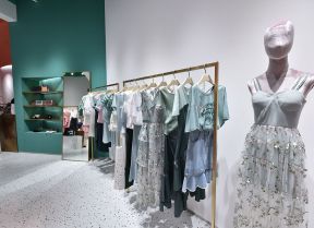 商场服装店装修图 服装店展示设计图片 