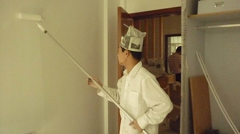 室内装修油漆要刷几遍_广东易涂宝油漆没有装修乳胶漆_装修墙面油漆工序