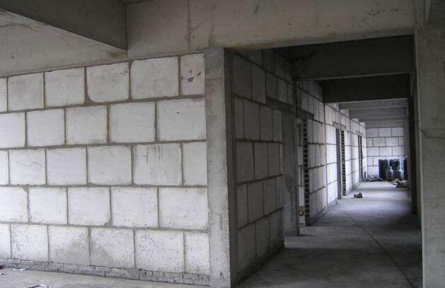 装修轻质隔墙施工价格多少_轻质隔墙施工工艺流程_板材隔墙轻质砂加气混凝土砌块隔墙施工技术质量交底