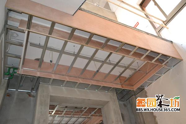 卧室手绘墙画 土巴兔装修效果_木工板上墙装修效果图_木工做生态板床头图片