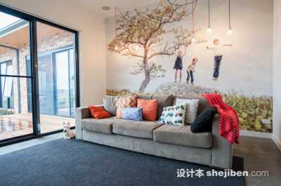英伦田园风告彩绘沙发背景墙图案效果图 一楼客厅和小庭院断桥铝推拉门歌计图