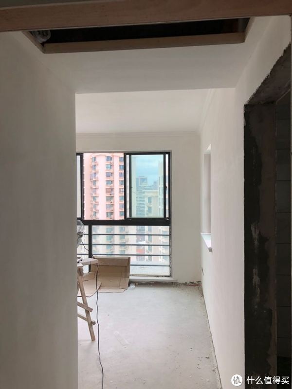 白油漆工序_家装修白油漆会退色变黄吗_白门白墙白家具装修效果图