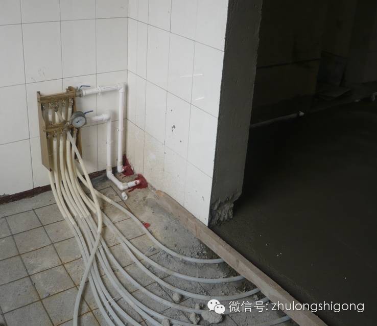 地暖发泡施工工艺_装修施工弄伤了地暖管_家装地暖施工图片