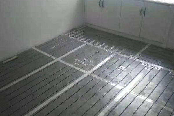 装修好的房子装地暖_装修地暖和防水_新房子装修地暖