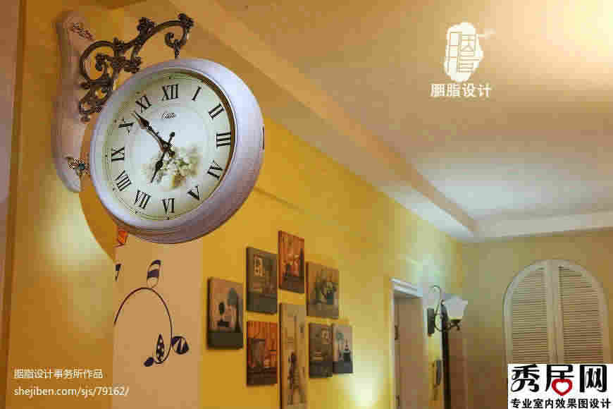 温馨两室一厅小户型装修黄色乳胶漆墙照片墙装修图 创意手绘装饰画DTY照片墙设计图