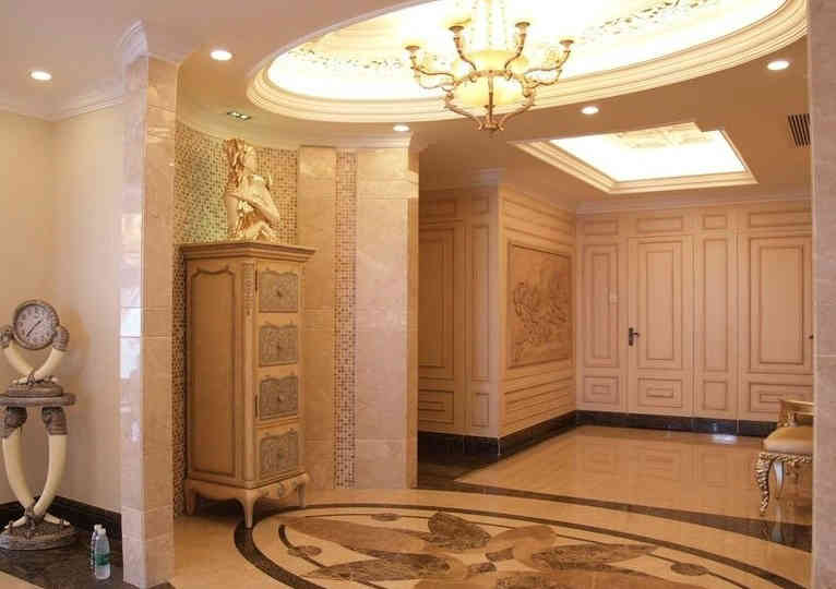 进门右侧是面墙 装修设计图_进门鞋柜墙装修效果图_进门挂衣墙效果图