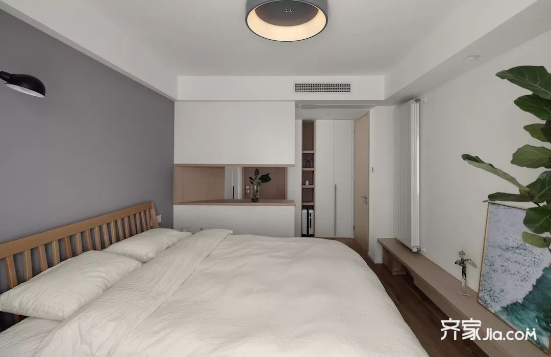 连地床卧室装修效果图_卧室卫生间门对着床装修设计_榻榻米床装修效果图卧室照片