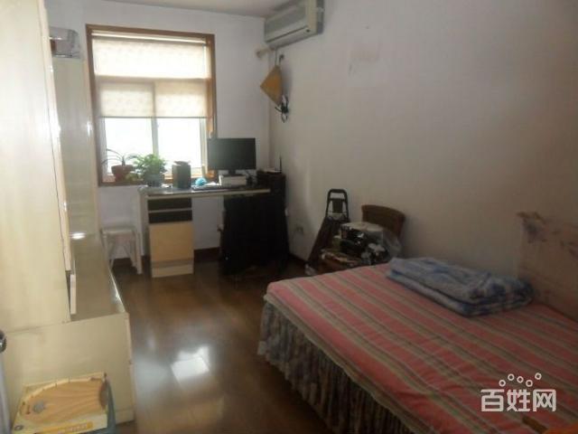 二居油漆地面装修图_车间地面刷什么油漆_车间地面油漆图片