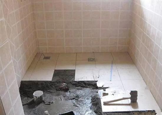1楼装修先刷防水还是先贴砖_免砸砖防水靠谱吗_免砸砖卫生间防水补漏