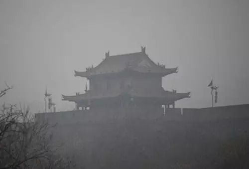 西安市雾霾装修施工_西安雾霾限行_吐槽西安雾霾