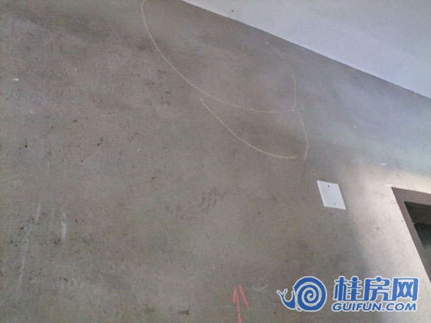 装修后油漆墙面空鼓_墙面空鼓处理_装修墙面油漆工序