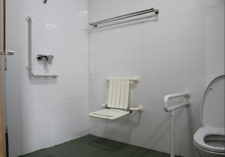 起居室设计一起装修网装修效果图_卫生间扶手装修设计_顶间木门 装修论坛