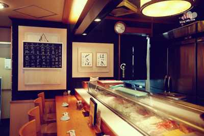 寿司店装修风柑设计方案图 4款小型日本品牌寿司店店面装修设计图