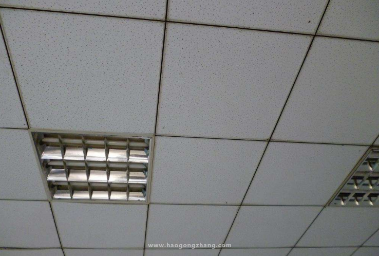矿棉板吊顶施工工艺及价格_矿棉板装修施工图片_矿棉板施工现场图