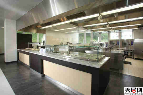 小型饭店厨房装修效果图 酒店餐馆厨房不锈钢用具设备平面布局设计图