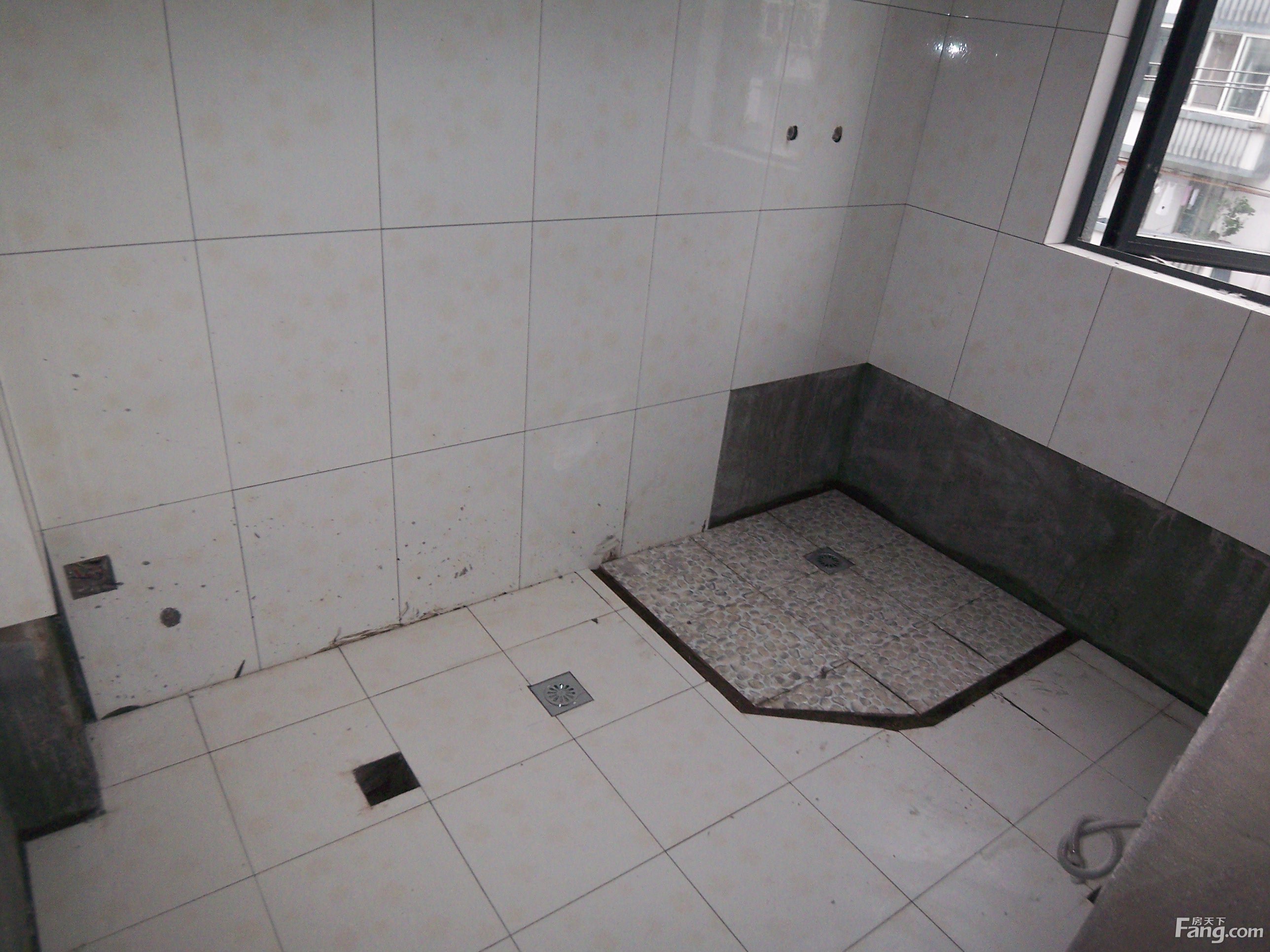 装修厕所防水贴瓷砖顺序_厕所瓷砖装修效果图_厕所防水装修