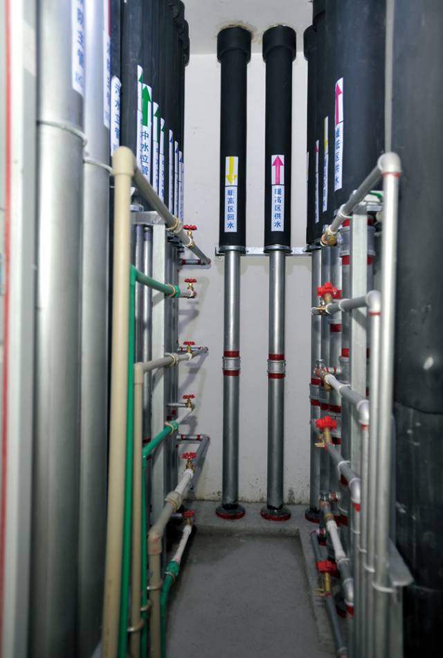 水暖管道井装修效果图_水暖店铺装修_水暖管道施工