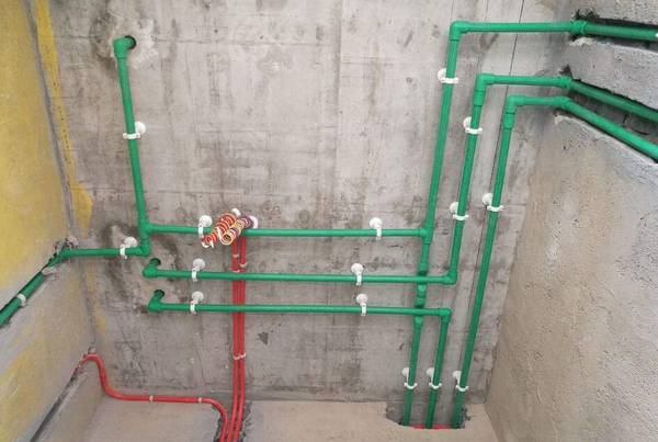 水电装修水管走顶好还是走地_房屋水电装修走线图_水电走地好还是走顶好